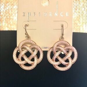 NWT Influence cream and Gold Knot Earrings